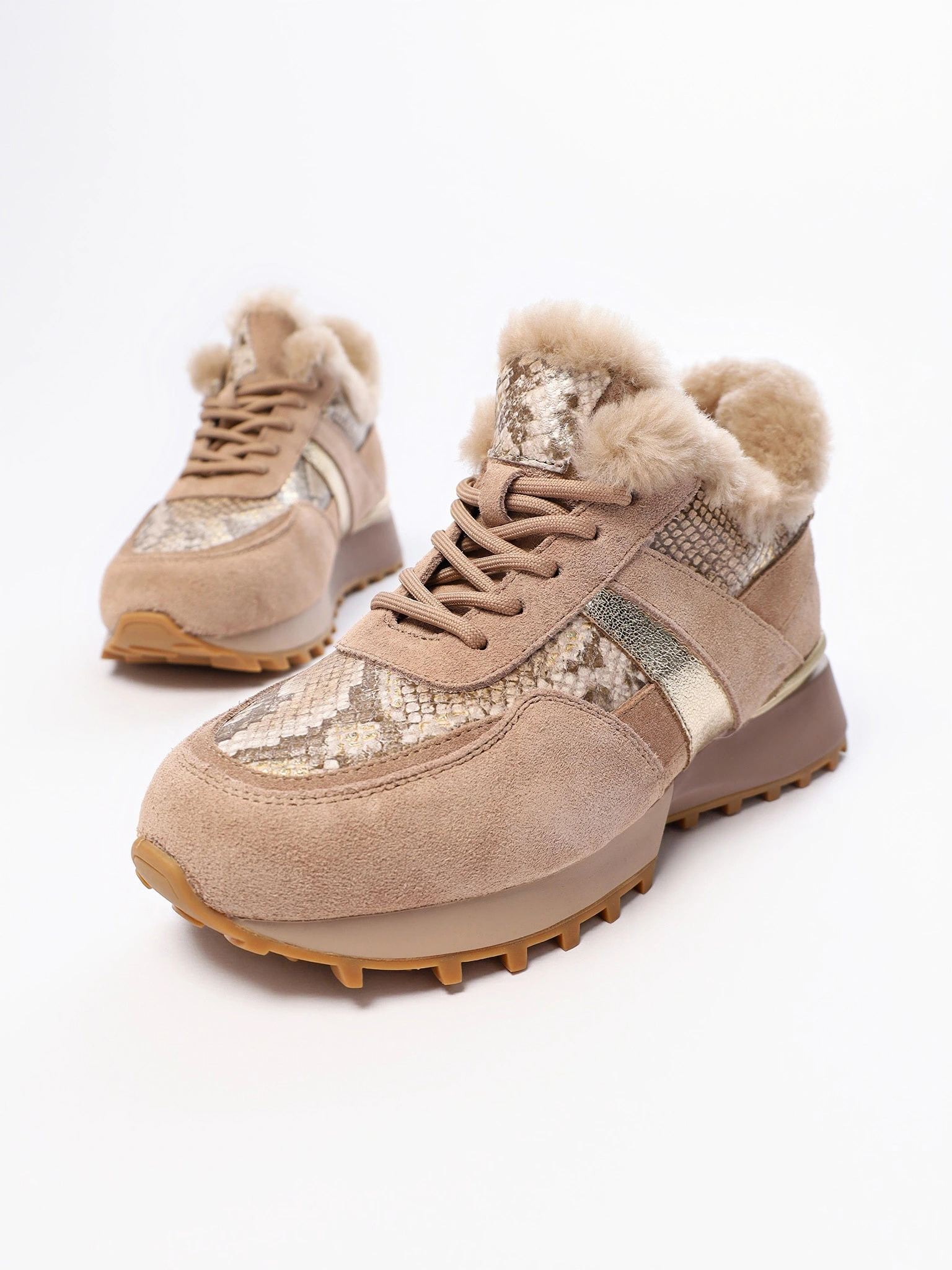 Кроссовки комбинированные темно-розового цвета с оторочкой на рельефной подошве